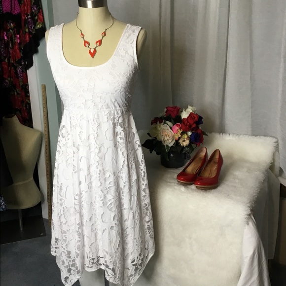 Adorable white lace sharbite dress size X-small - Picture 3 of 7